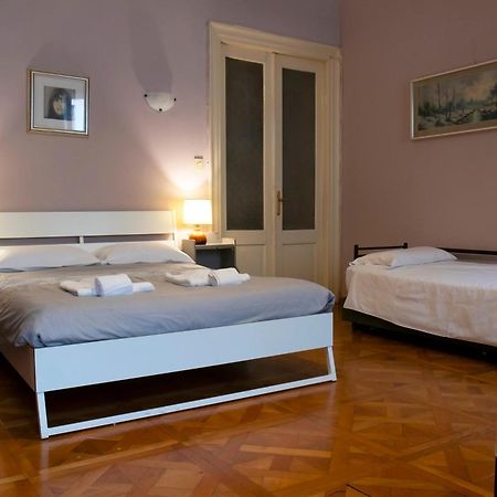 La Casa Del Teatro - Hostel Триест Экстерьер фото